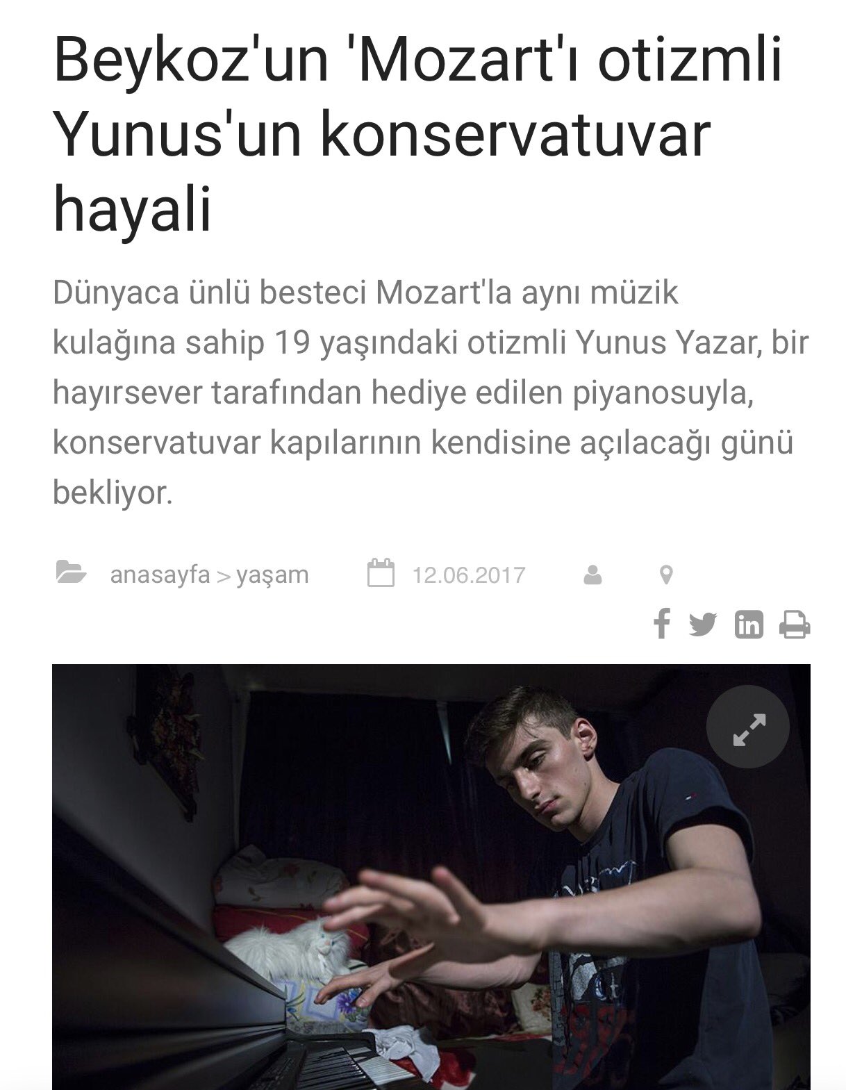 Cem Yilmaz In Instagram Da Yaptigi Nu Tablo Paylasimi Kandil Gecesine Denk Gelince Takipcilerinden Tepki Yagdi Onedio Com