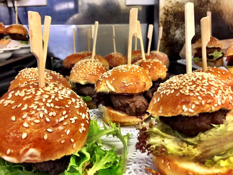 piroschkasCPT's tweet photo. What a wonderful evening it was!
Catering for the Swiss Business Circle hosted by the Consulate General of Switzerland @SwissClub Cape Town! https://t.co/ToPDxQHlfp