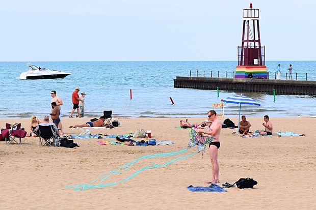 Is Edgewater the new Boystown? New study finds more gay and bisexual singles now live on the Far North Side dnain.fo/2s0yesq