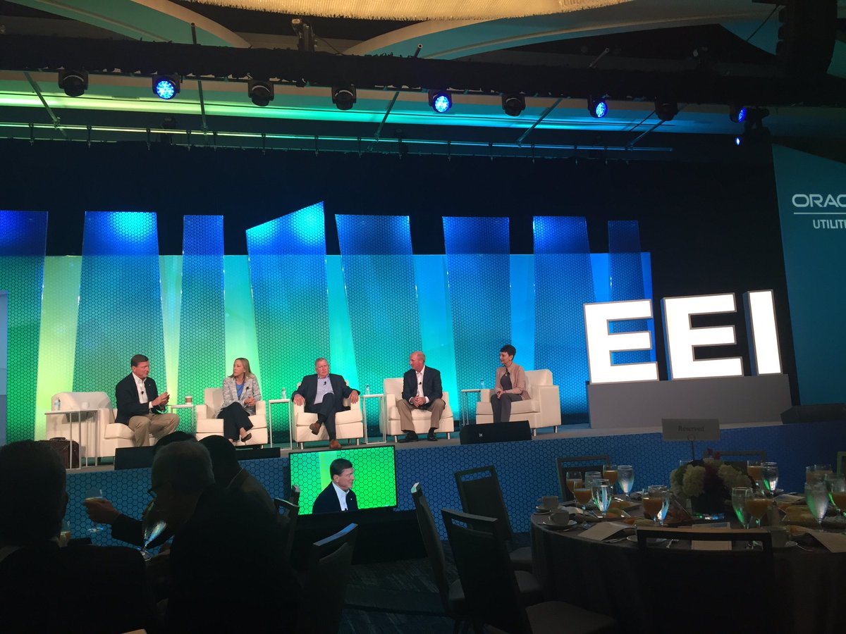 2/5 members of the new <a href="/Edison_Electric/">EEI</a> executive committee are female.  That's progress! #EEI2017 <a href="/SEPAPower/">Smart Electric Power Alliance (SEPA)</a>