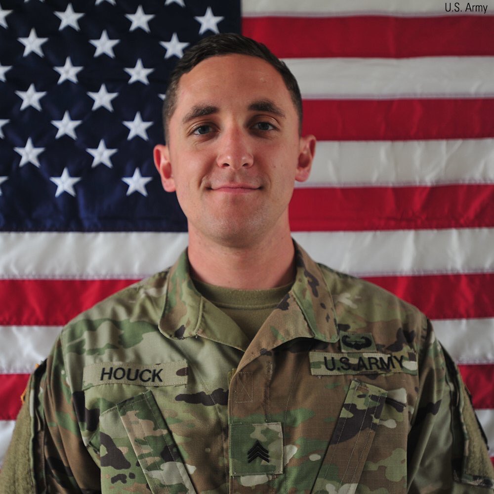 EBMedia7's tweet photo. 💔Heartbroken
@realDonaldTrump 
DoD names 3  
Murdered in Afghanistan
Cpl. Dillon C. Baldridge
Sgt. William M. Bays 
Sgt. Eric M. Houck 
#RIP https://t.co/VdpnaATdHa