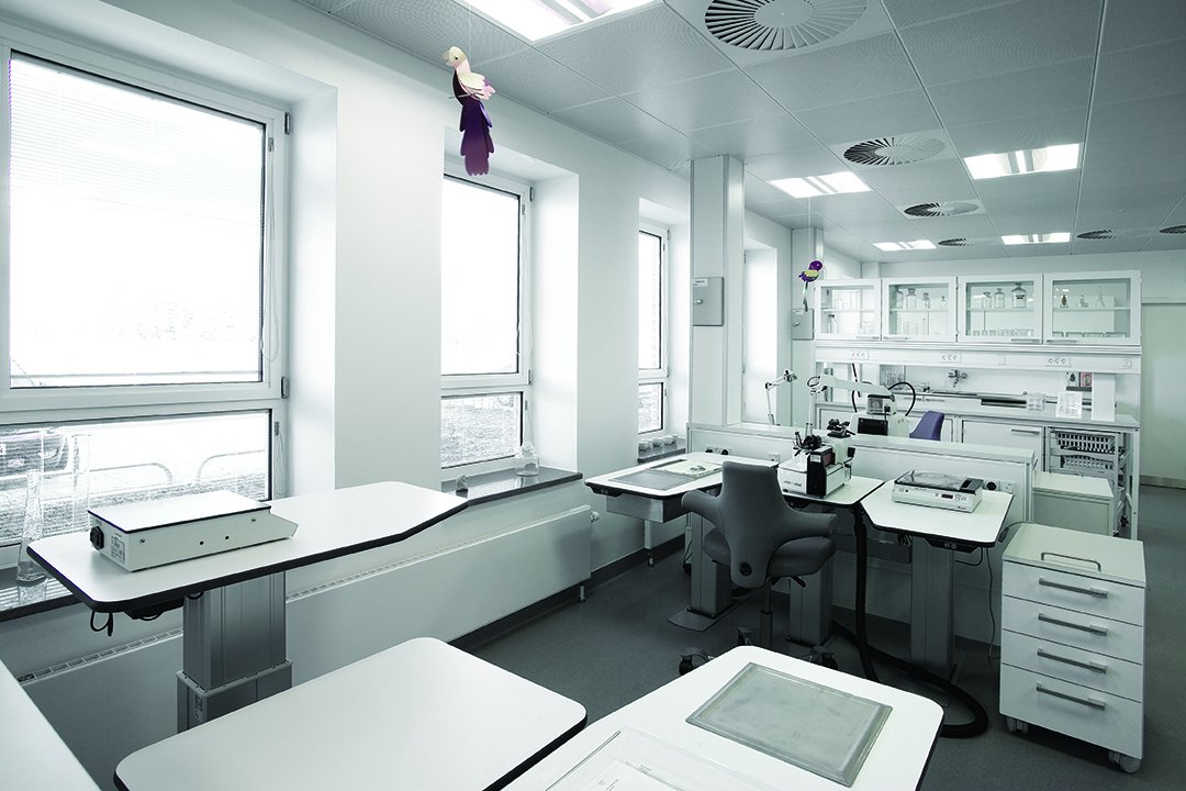 Sikkerhed, hygiejne og masser af lys - hvad mere kan man ønske sig af en radiator? Læs Skejby Sygehus' historie her: ow.ly/jsTS30cAcc8