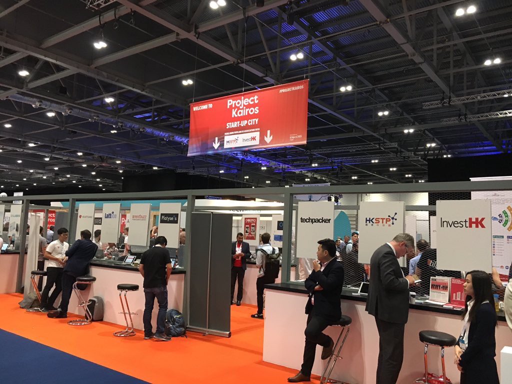 Digi_Squared's tweet photo. At #5GWord @TechXLR8 exploring all things #5G ##AR #VR and #IoT for via #LDNTechWeek https://t.co/BAbCuQqe0N