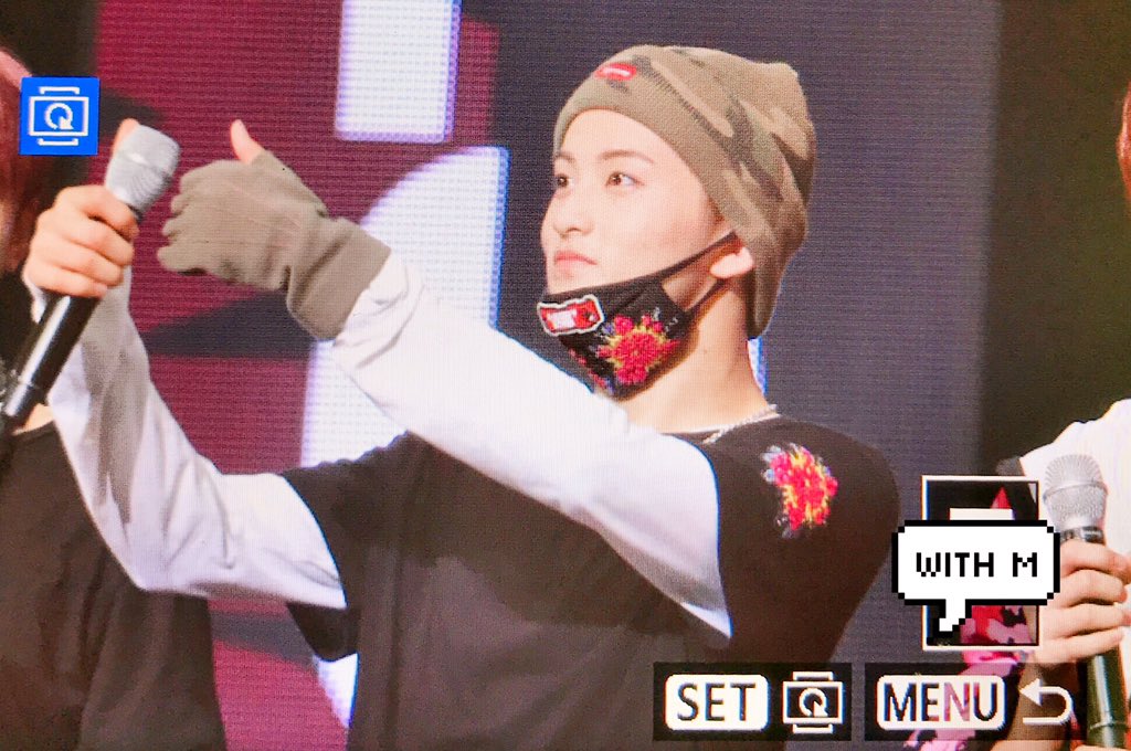 withM802's tweet photo. 170614 #NCT #NCT127 #MARK #마크 민형,, 이제 시작이지,,,,? 🍒💣👊🏻 https://t.co/zRXpN6zsDc