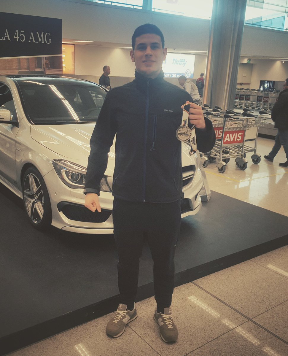 Retorno en el Aeropuerto de Carrasco.

Sponsored by Forza