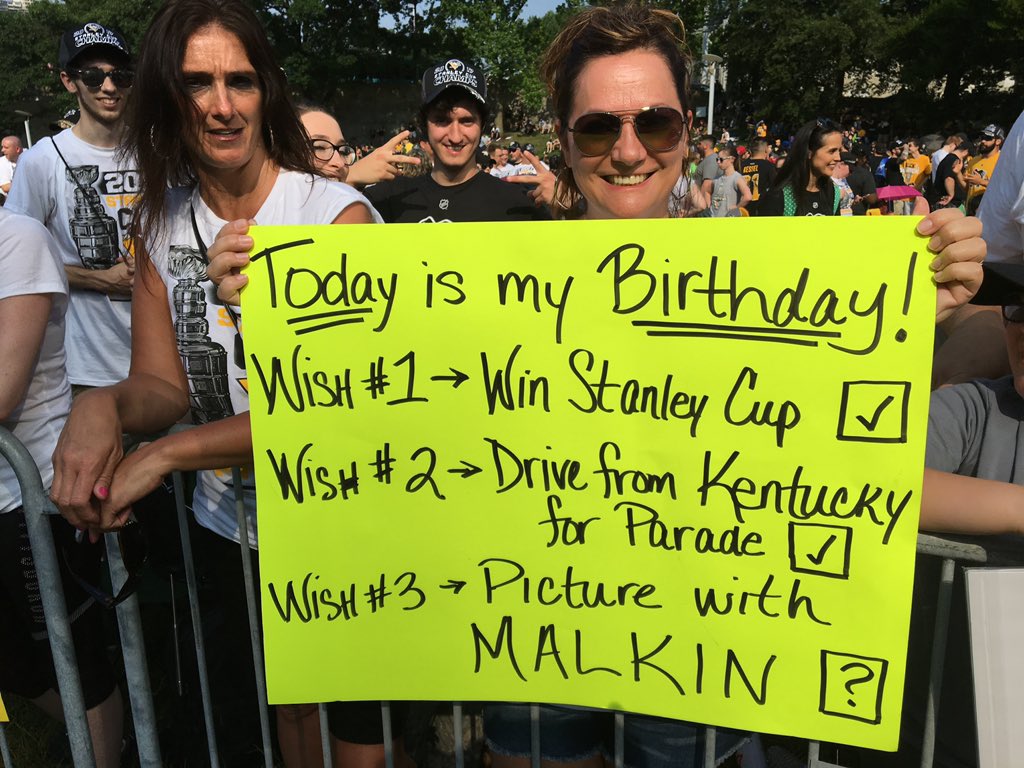 astockeyWTAE's tweet photo. Great signs from #PensParade #WTAE https://t.co/6E27lzcQtc