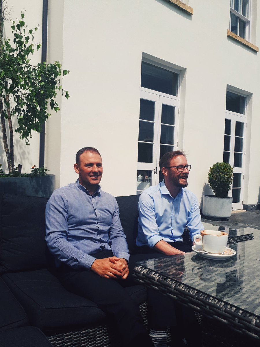 The_Cornwall's tweet photo. Lovely catching up with @AustellPrint here today! ☕

#SunsOut #SmilesOut https://t.co/VdlmiFDOOD