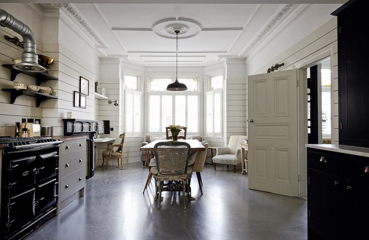 SHOOTFACTORY's tweet photo. #BRAXTED #LONDON, SW16
LOCATION HOUSE LINK > https://t.co/tfaKwE28OL
https://t.co/UAuNO5DiaD
#Shootfactory is a London #location #agency https://t.co/f1PmrPZDLs