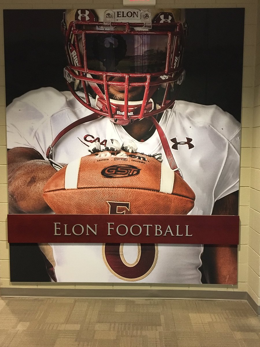 Coach_BHaines's tweet image. New graphic outside the @ElonFB locker room is straight 🔥! 💯 #NewElon #FindTheEdge #ETuff