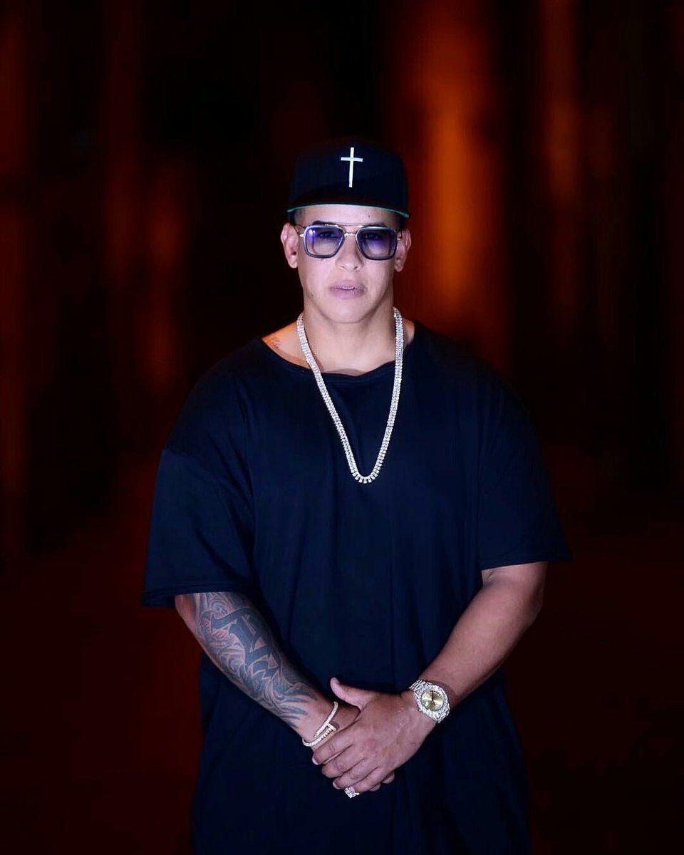 DYARMY_PANAMA1's tweet photo. #Sardegna #Calgari 🇮🇹 
@daddy_yankee via Instagram https://t.co/blbDgxIzfU