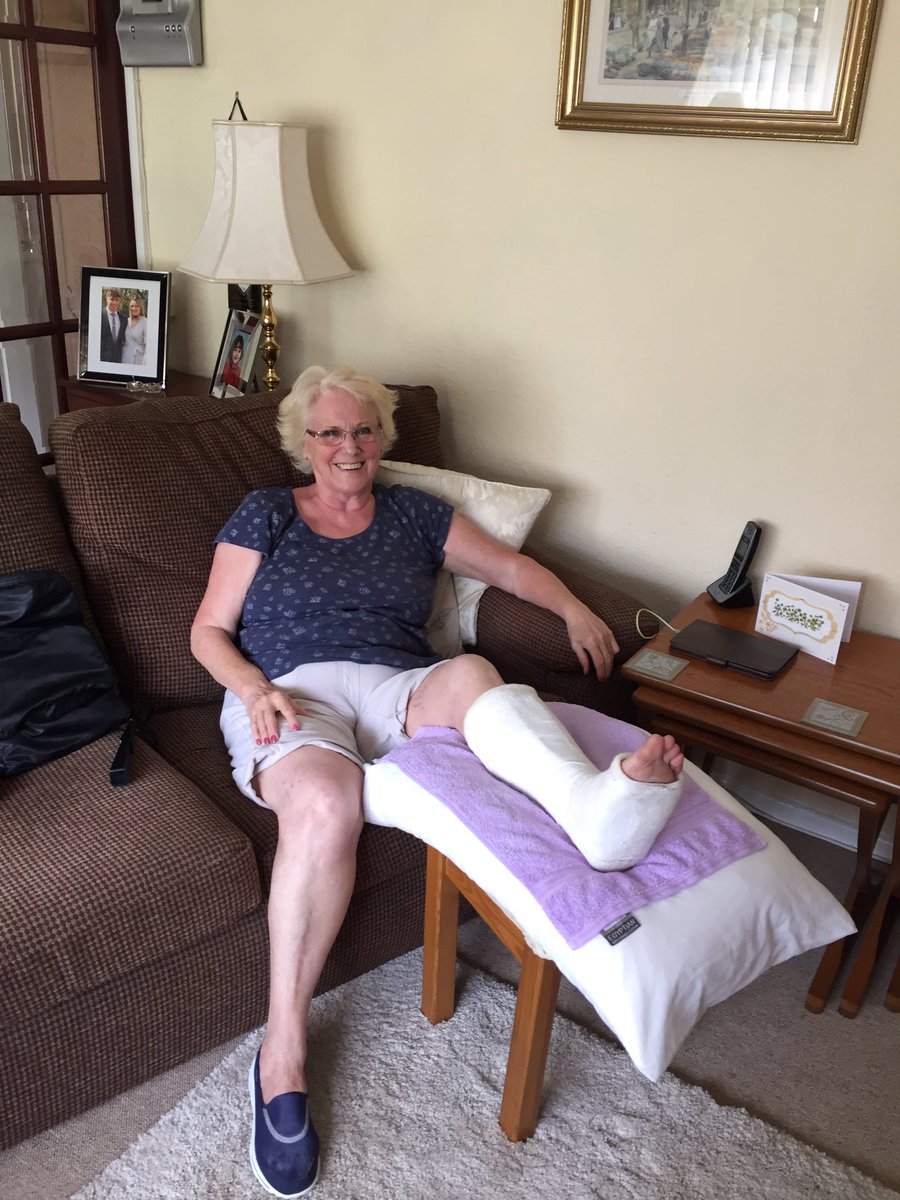 Lovely to see you today Hobbles <a href="/courtlady/">Susan Palmer</a>! Hugs from everyone at <a href="/OCL_Community/">Open Community Lab</a> and <a href="/museomixuk/">Museomix UK</a> :-) xx