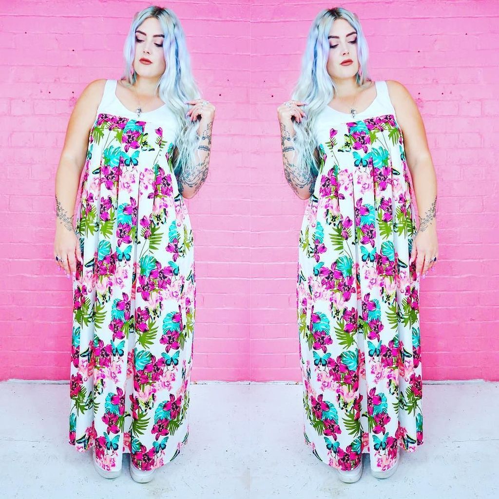 MermaidGossip's tweet photo. The new #tropicalcollection drops on the #mermaidgossipvintage shop tomorrow! I've been listing all the new produc… https://t.co/8KQ4UgdRWk https://t.co/a7zpQLUamT
