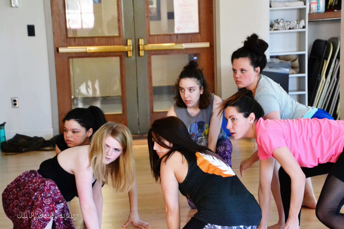 WallByrd's tweet photo. Witches be like...
📸: Jencita Haddock
#wallbyrd #macbeth #rehearsal #studiotime #roc #MadMaxMac https://t.co/2inrY6KoSo