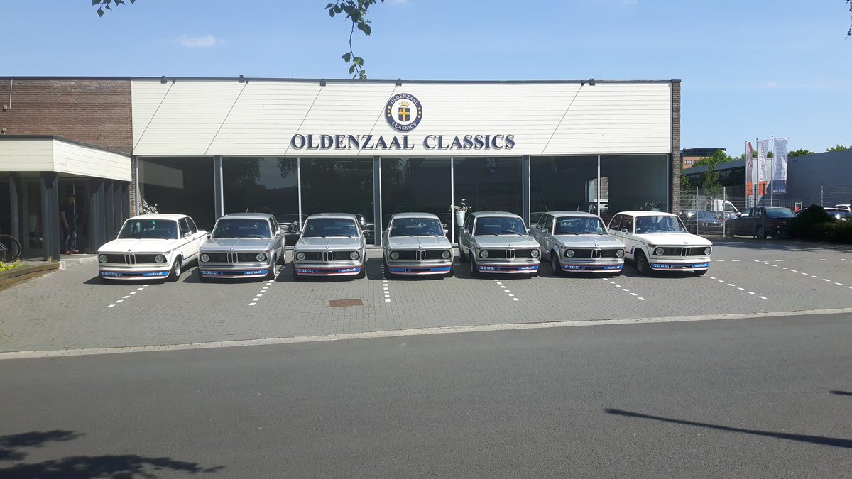 Toch maar effe een foto tweeten. Het zal wel nooit meer voor komen 7 2002 turbo's op de rij