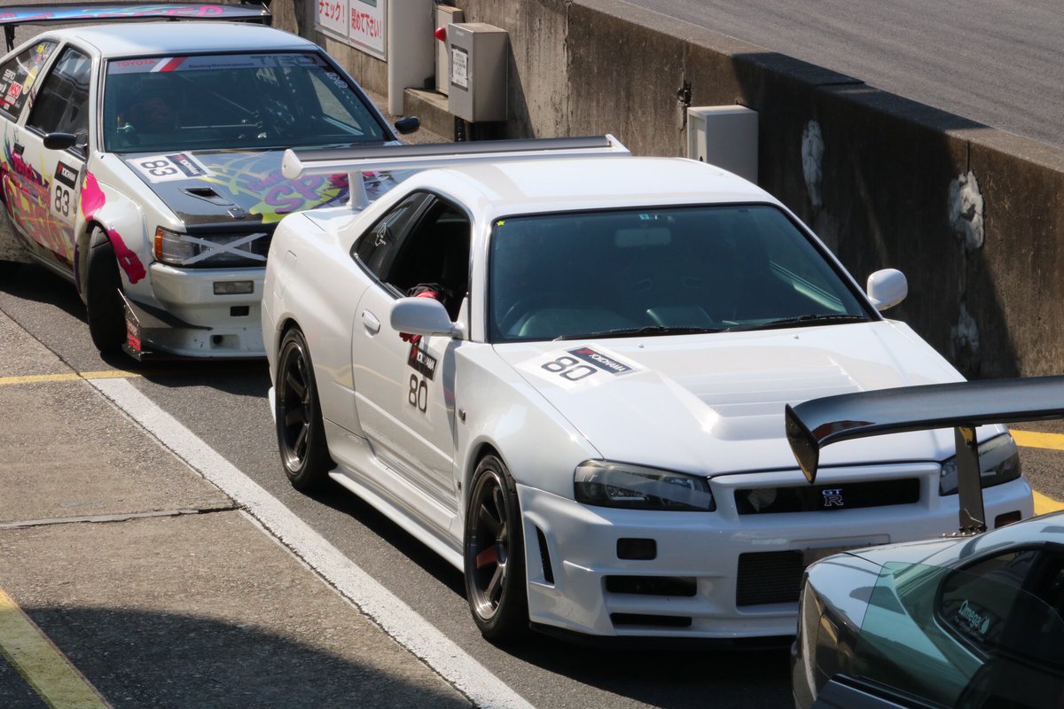 gtrZtune34's tweet photo. #車乗りとして軽く自己紹介

名前:かず
身長:180
出身地:佐賀
車両:BNR34
目標:世界平和
好きな事:ドリフト
嫌いな事:真夏の渋滞 
愛車に一言:翼を与えてくれてありがとう！貴方のおかげで大切な仲間に出会えました。 https://t.co/2FcFhhjqmP