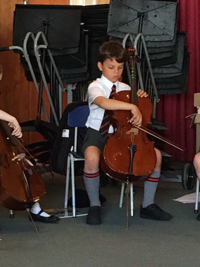 IanCaldwell7's tweet photo. Brilliant Year 3 Strings Concert. Well done to all the young musicians @PGS_Junior https://t.co/fTcTeyVokR
