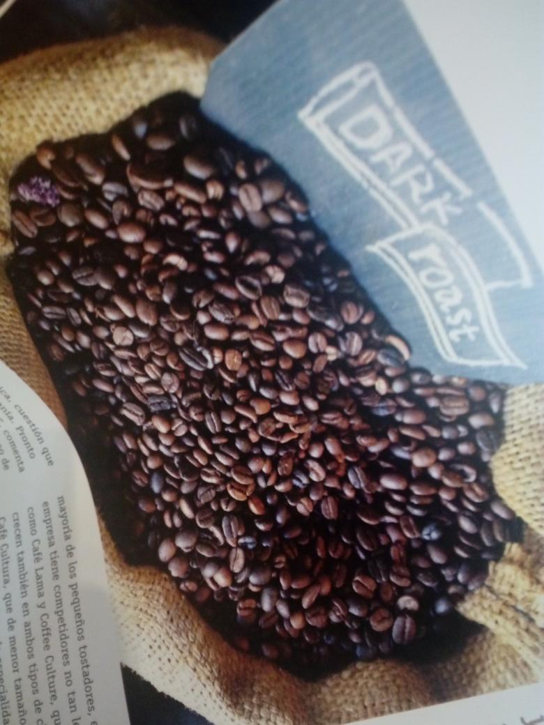 LATAMSCA's tweet image. Preocupante calidad de granos y tueste de este café en Chile; esto es cafe comercial y masivo. Asesinato al origen