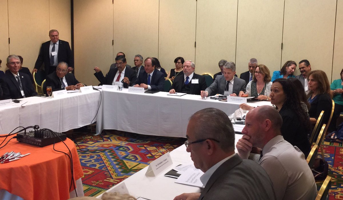 TexasDSHS's tweet photo. The executive leadership group discusses ideas to further expand collaboration on mosquito-borne diseases like #Zika. #BinationalForum https://t.co/v4ZLZSHNeB
