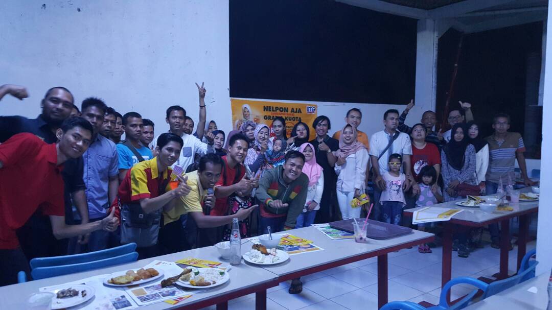 Telefast_id's tweet photo. Buka puasa bersama mitra outlet Banten https://t.co/j1vQhOjyS2