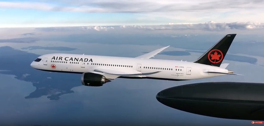 AeronewsGlobal's tweet photo. VIDEO / Air-to-air cu @BoeingAirplanes 787-9 #Dreamliner @AirCanada (C-FRTG). Epic stuff by Wolfe Air. https://t.co/hUo9AX0g8c @staralliance https://t.co/Fa0kEGi5Ew