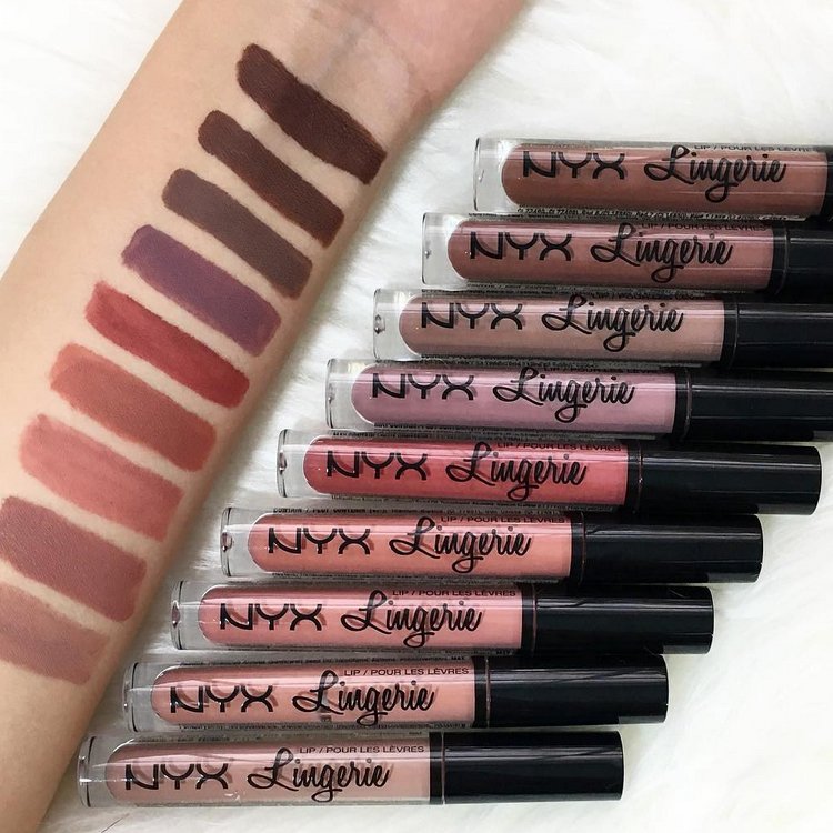 ¿Ya te enteraste de nuestros NUEVOS Lip Lingeries? Son labiales de acabado mate a prueba de agua y todos los tonos son NUDES ¿Que opinan? 😍