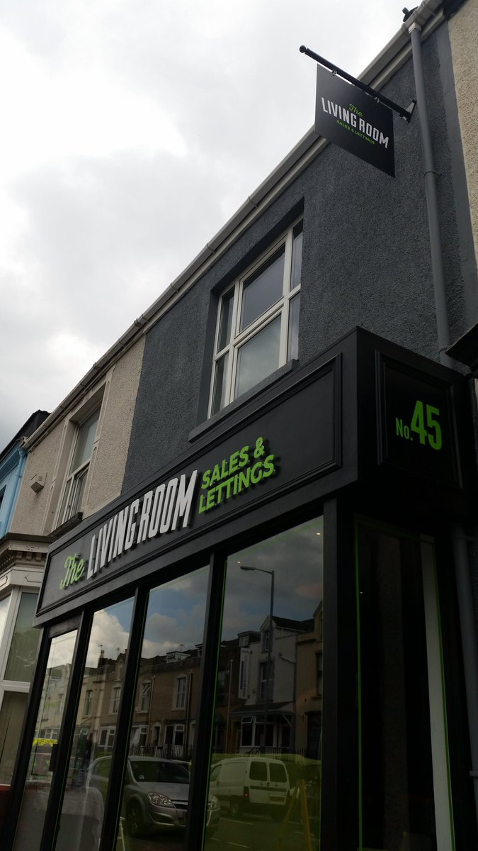 SxSwansea's tweet image. #fasciasign #projectingsign &amp;amp; #windowgraphics completed for @TLRLA  #swansea rebrand today. Thanks to Carol, Richard &amp;amp; all the staff