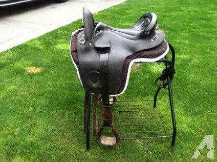 NYorksPolice's tweet image. Appeal following theft of rare horse saddles on the outskirts of #Leavening village. Pls call 101 with any info (northyorkshire.police.uk/L9EgeQwm)