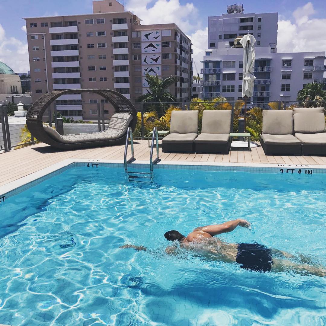 TheRedburySB's tweet photo. Swimming laps on this beautiful Wednesday #TheRedburySB #goneswimming #HumpDay https://t.co/KWgPrF1rw1