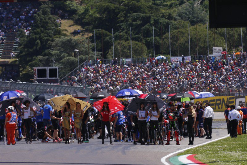 PaddockMotocicl's tweet photo. STIHL patrocinador del WorldSBK en Misano @STIHL @STIHLUSA @WorldSBK @circuitomisano https://t.co/P1x7xFxhUw https://t.co/OUjYpdtYYj