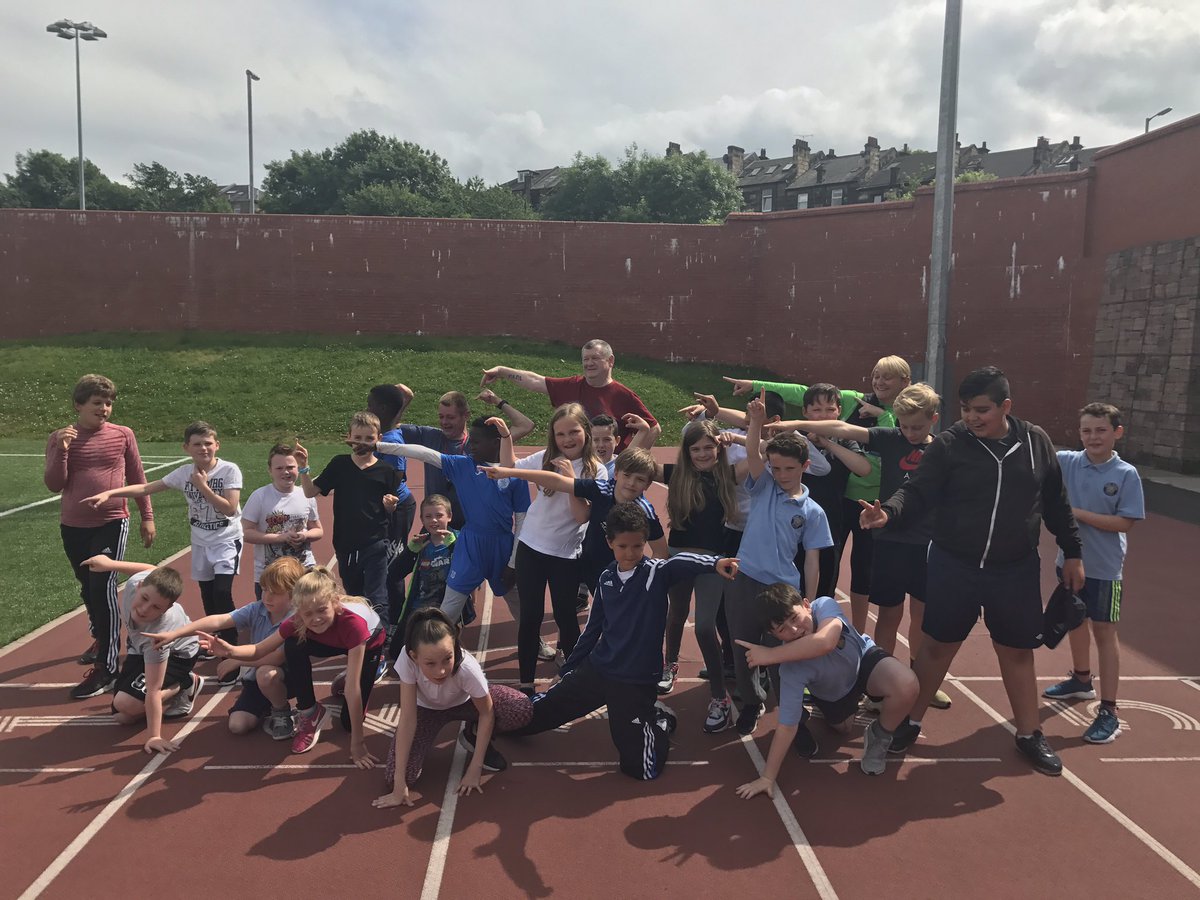 Mr_DonaldsonPE's tweet photo. Mount Florida Primary's last running club of the year. Thank you to all the volunteers who have been involved @MoFloParent @PEPASSGlasgow https://t.co/QvADwQIFZo