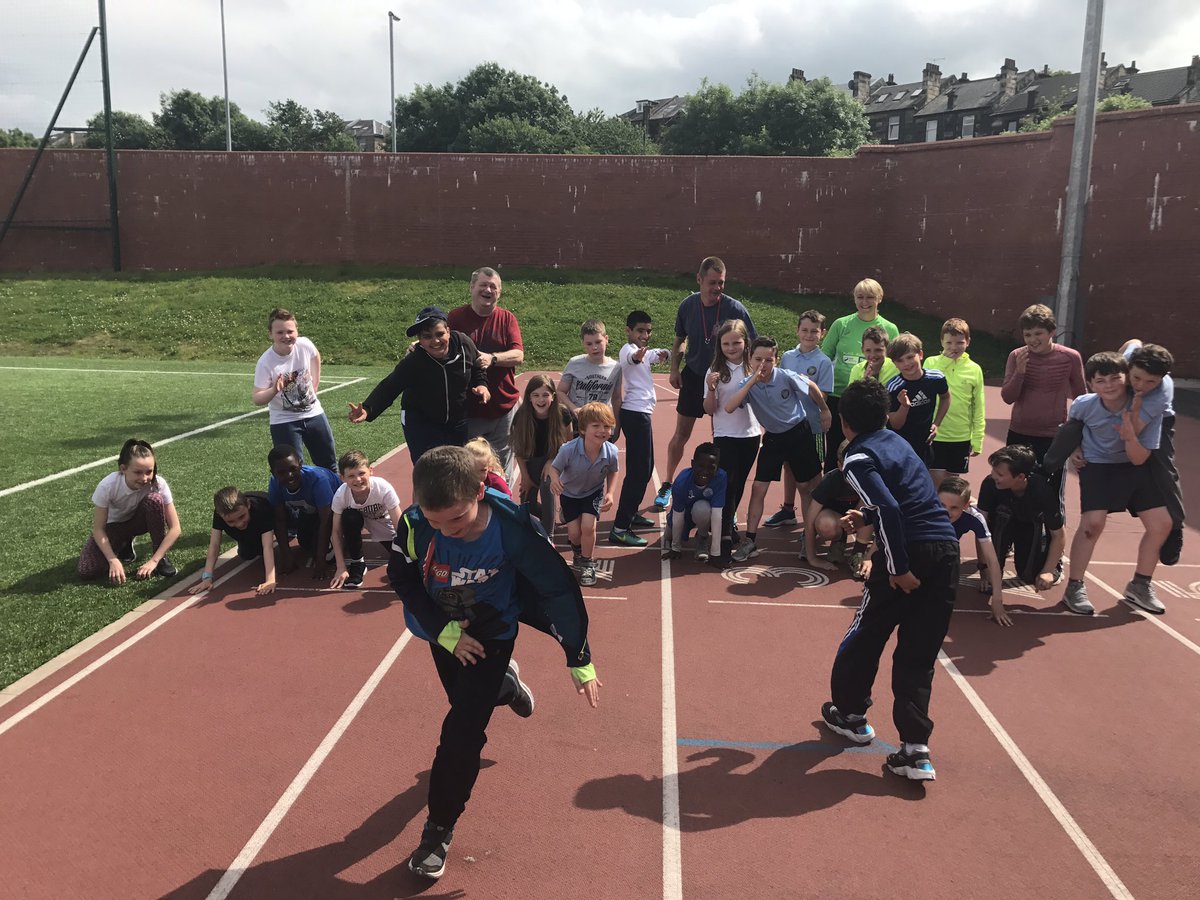 Mr_DonaldsonPE's tweet photo. Mount Florida Primary's last running club of the year. Thank you to all the volunteers who have been involved @MoFloParent @PEPASSGlasgow https://t.co/QvADwQIFZo
