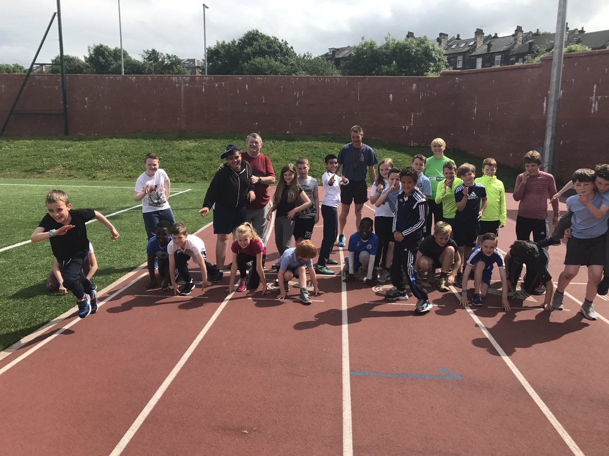 Mr_DonaldsonPE's tweet photo. Mount Florida Primary's last running club of the year. Thank you to all the volunteers who have been involved @MoFloParent @PEPASSGlasgow https://t.co/QvADwQIFZo