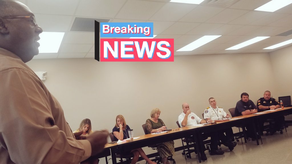 hcpsschoolbus's tweet photo. Emergency Response Workshop in progress as District Depts. Agencies, & Law enforcement review & eval current procedures. #SafetyFirst2017 https://t.co/uv1NlwGSWY