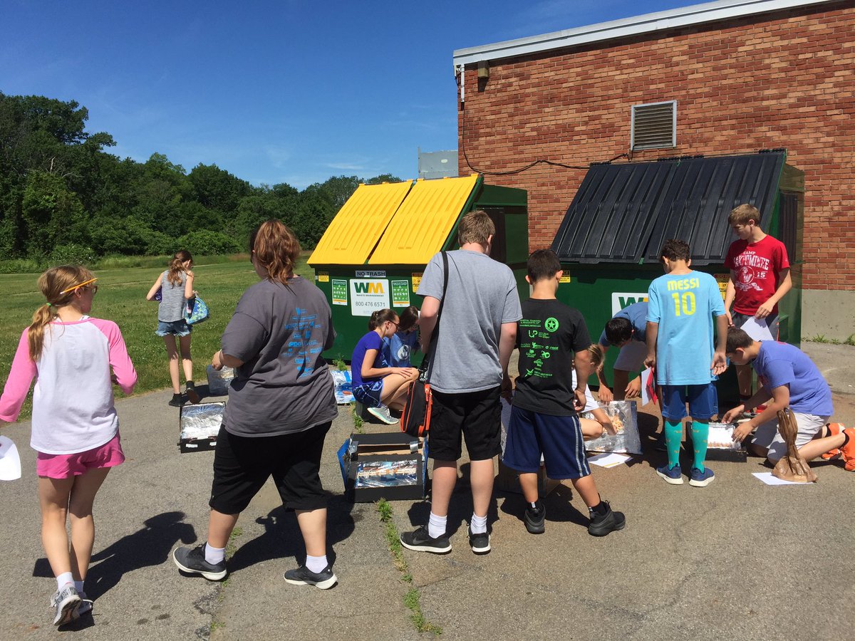 knavtech's tweet photo. Hmmmm solar cooked food is the best food! @MapleHill_MS #sunnyday #yum https://t.co/TZyaQLYY5w
