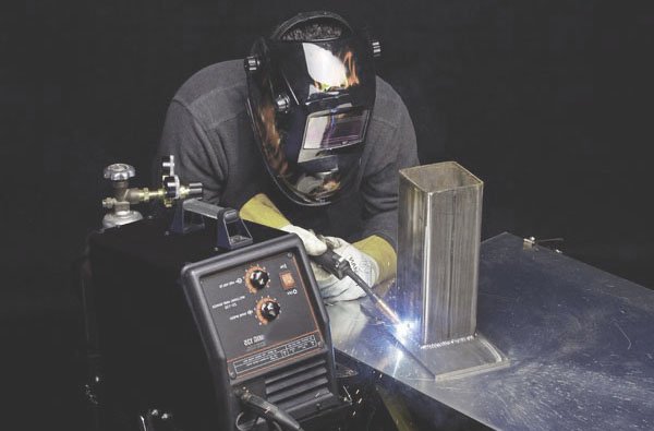 Welding Schools Houston: Read our latest blog 'Mig Welding Tips for Beginners' and learn about this welding tool - arclabshouston.com/welding-progra…