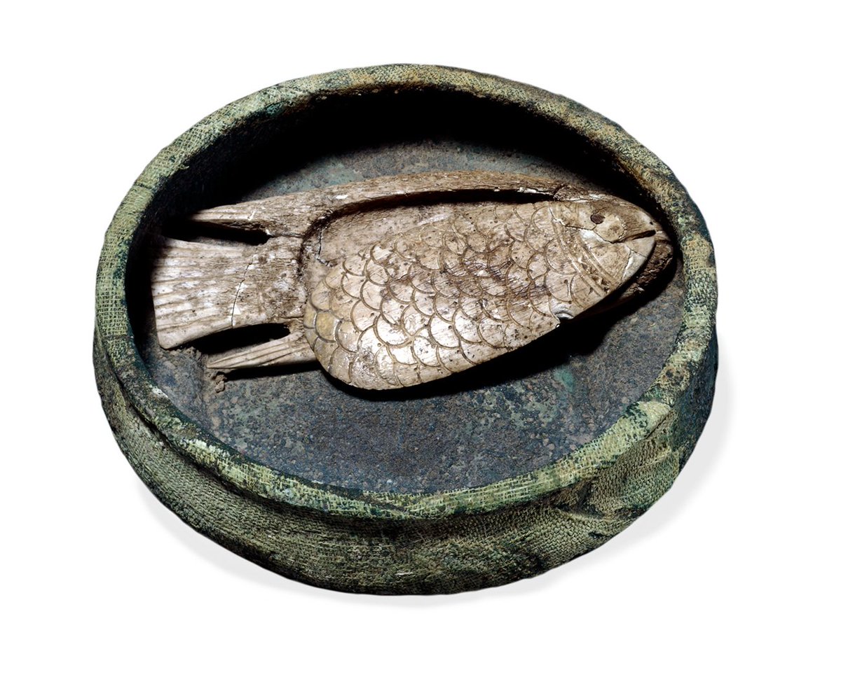 britishmuseum's tweet image. Good guesses! This #MysteryObject is a cosmetic box made around 1250 BC in what is now modern-day Jordan ow.ly/P1IS30cAf1T