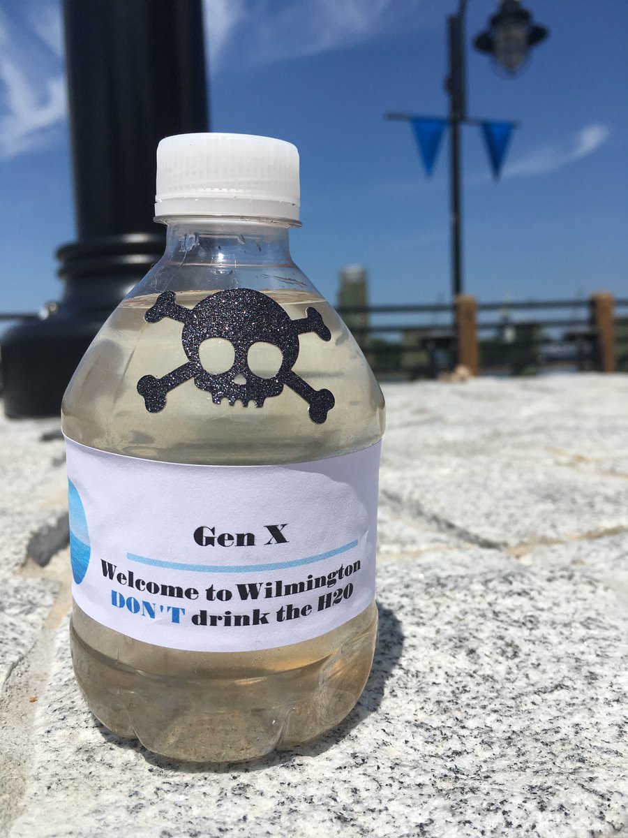 Tessbargebuhr's tweet image. Spotted on the riverwalk downtown @wectnews #GenX