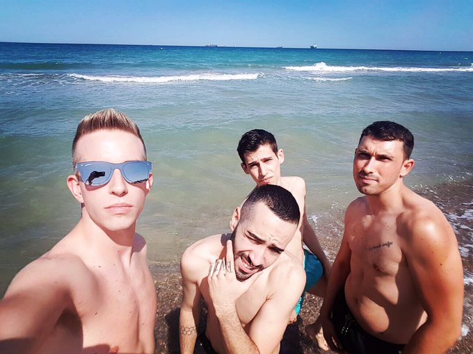 Día de playa! https://t.co/ygiAZlgIww