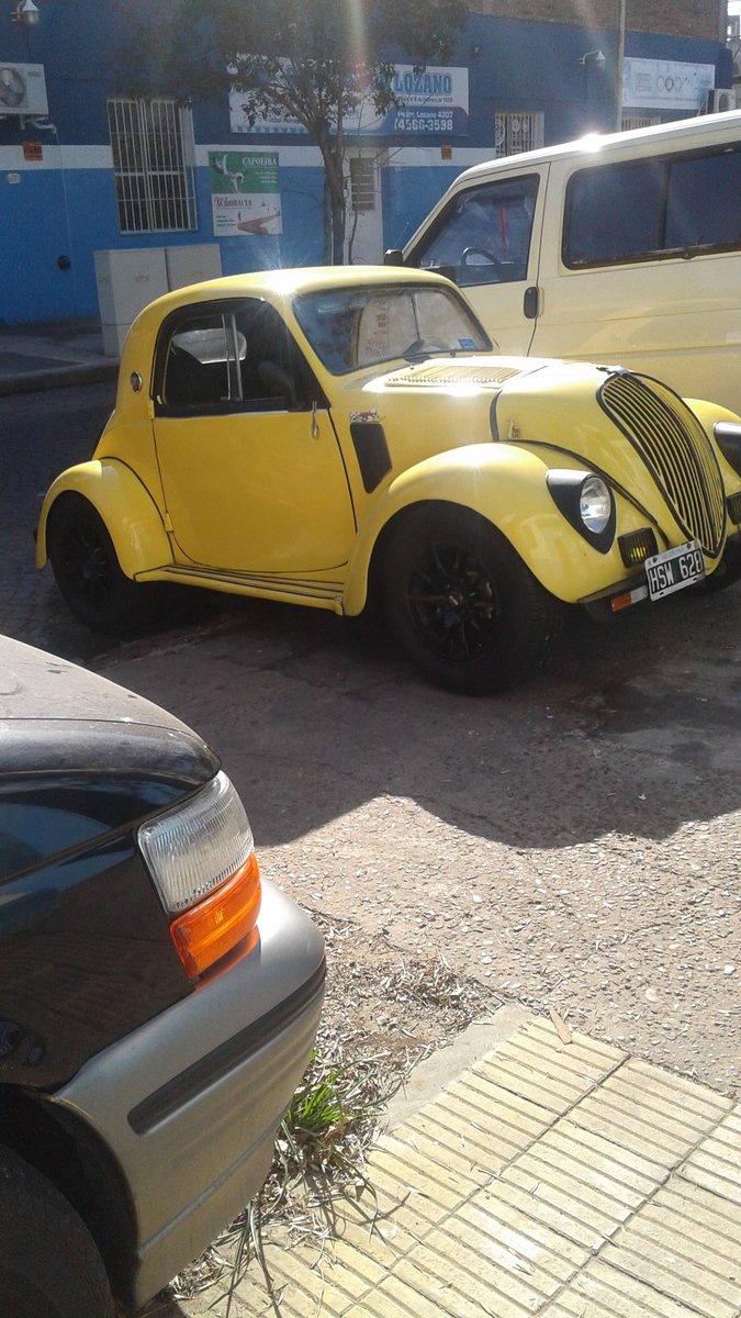 SIRCRAWLEY's tweet image. #autodeldia caminando por Devoto me encontré esta parte de la historia impecable! ! Cc @wiemeyer