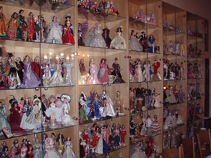 exsorz's tweet photo. Esto espero que no salga de aquí: colecciono barbies en secreto. Sólo tengo unas pocas https://t.co/p4iUm8ggeq