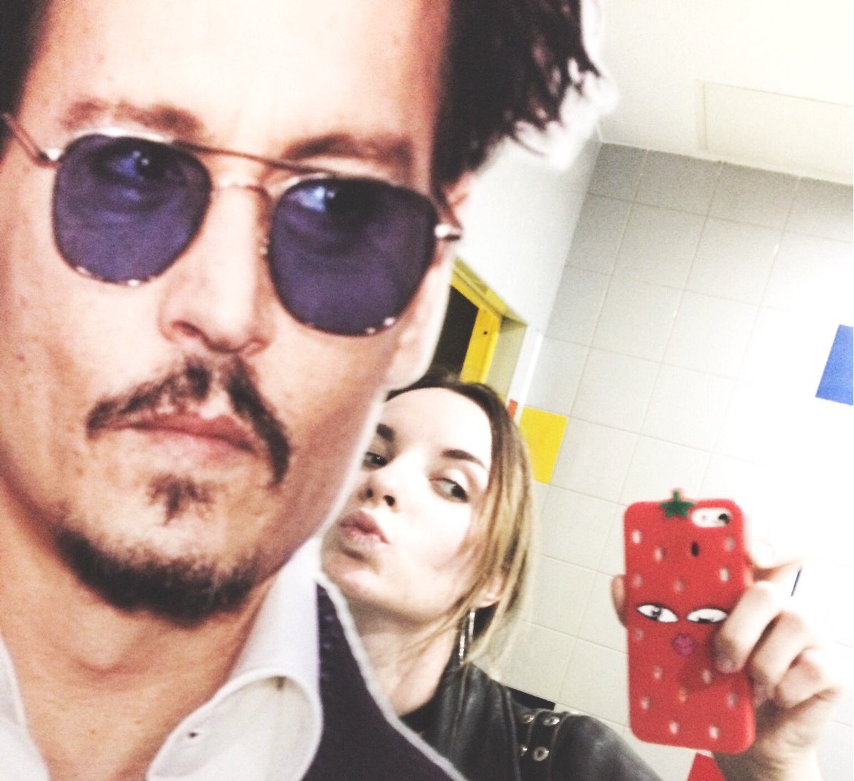 ReadMeEva's tweet image. IMAX, наклейте ще Джуда Ло для мого повного щастя!