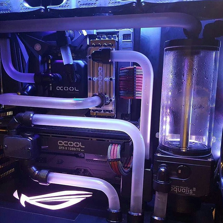 ModMyMods's tweet photo. #ExpendableCustoms is almost finished with his build.
#Alphacool #Aquacomputer
#Aquatuning #Noiseblocker https://t.co/ut4Tsp6iN1