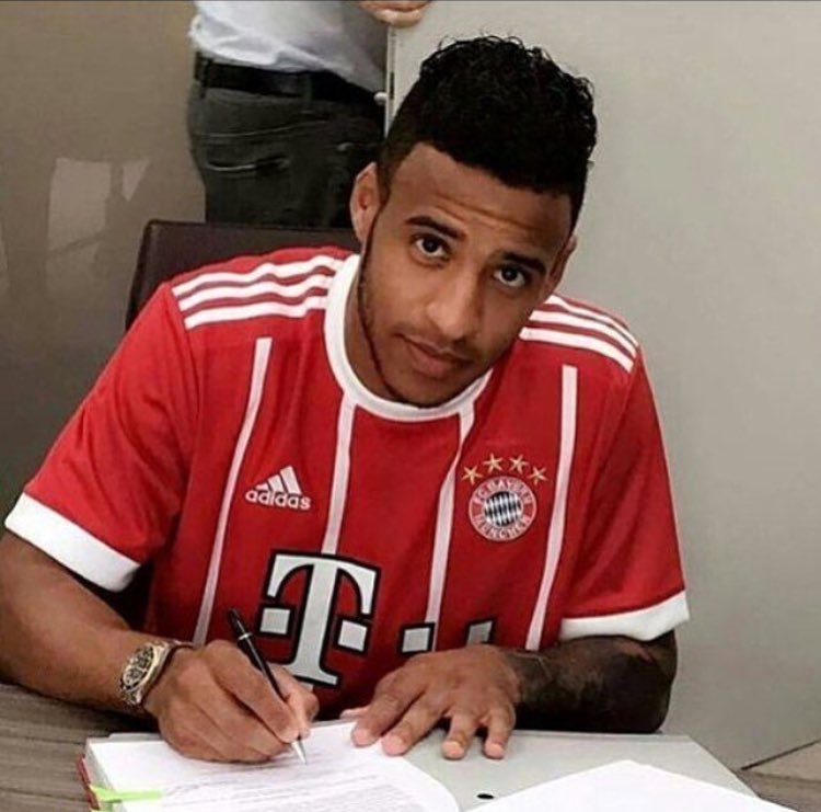 Lula_Pauline's tweet photo. Bonne route et bonne chance pour cette nouvelle aventure avec le #Bayern Coco #Tolisso @CorentinTolisso tu vas nous manquer #teamol #OL4ever https://t.co/a7eQgS29kg