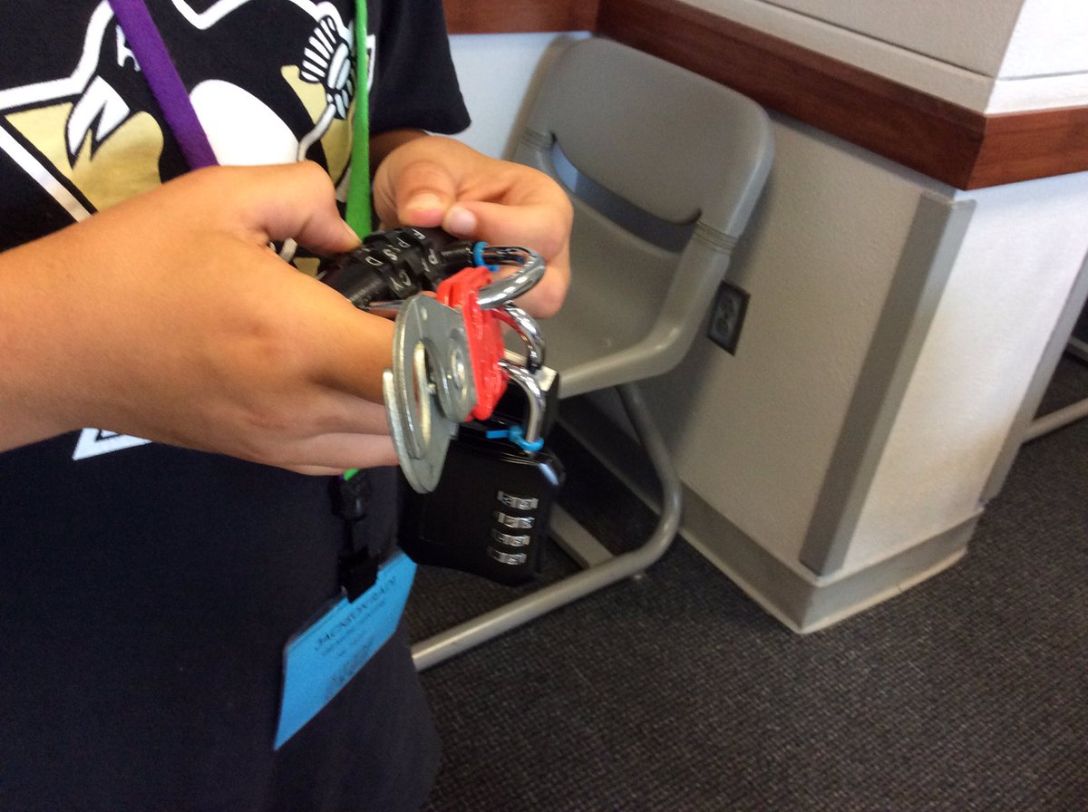 c_stem's tweet photo. @usd383 @KSUCollegeofEd #383STEM solving problems and geocaching with GPS units in Treasure Hunters @ADisneyMiller https://t.co/8SXiBee6pw