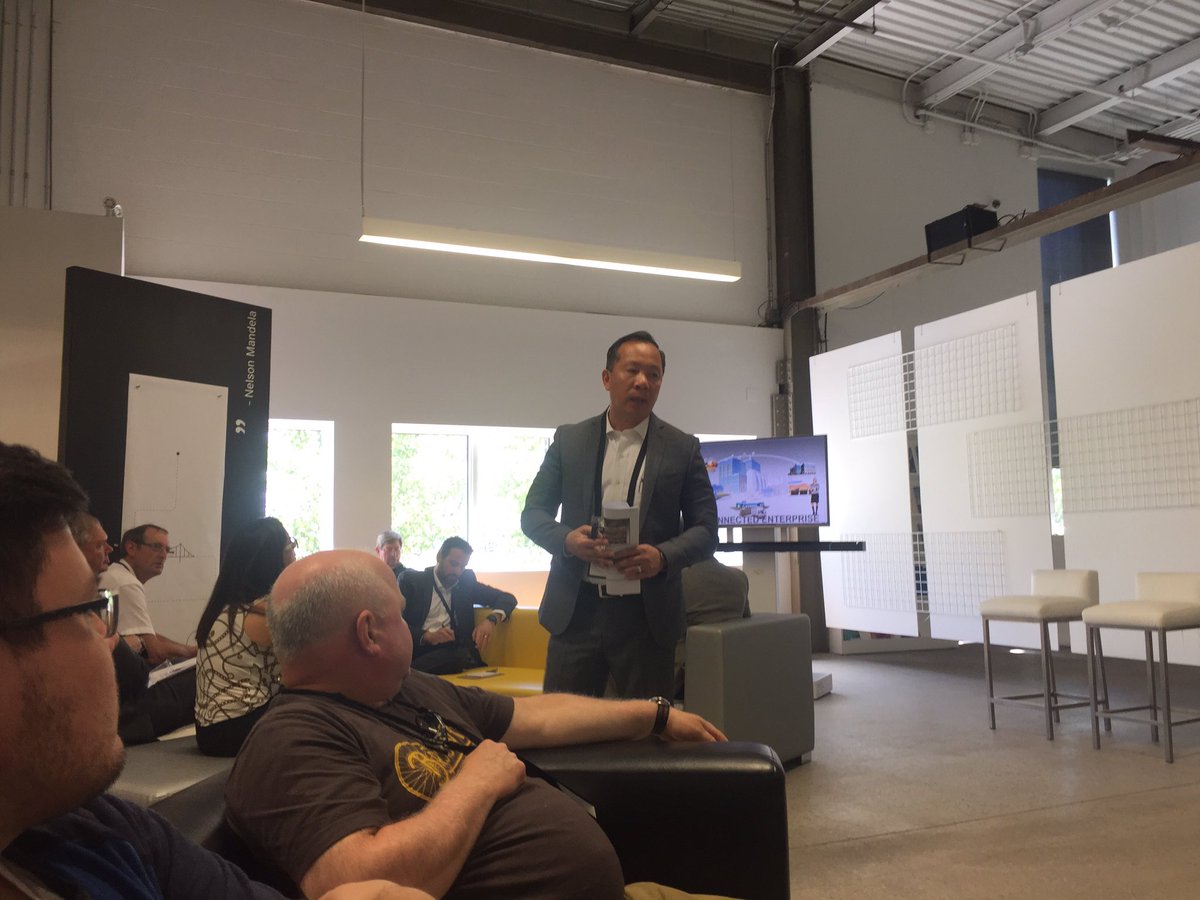 MichelHuy's tweet photo. The more complex the consumer's request, the more simple the solution should be...CoNGuyen @ROKAutomation #MovinOnConf https://t.co/JsvkSKE89s