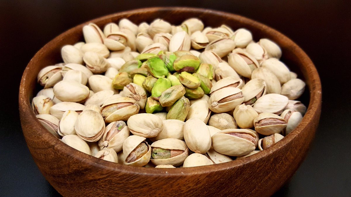 IFSBulk's tweet image. We #love snacking on these delicious #pistachios throughout our #wednesday.  What's your favorite #snack?
