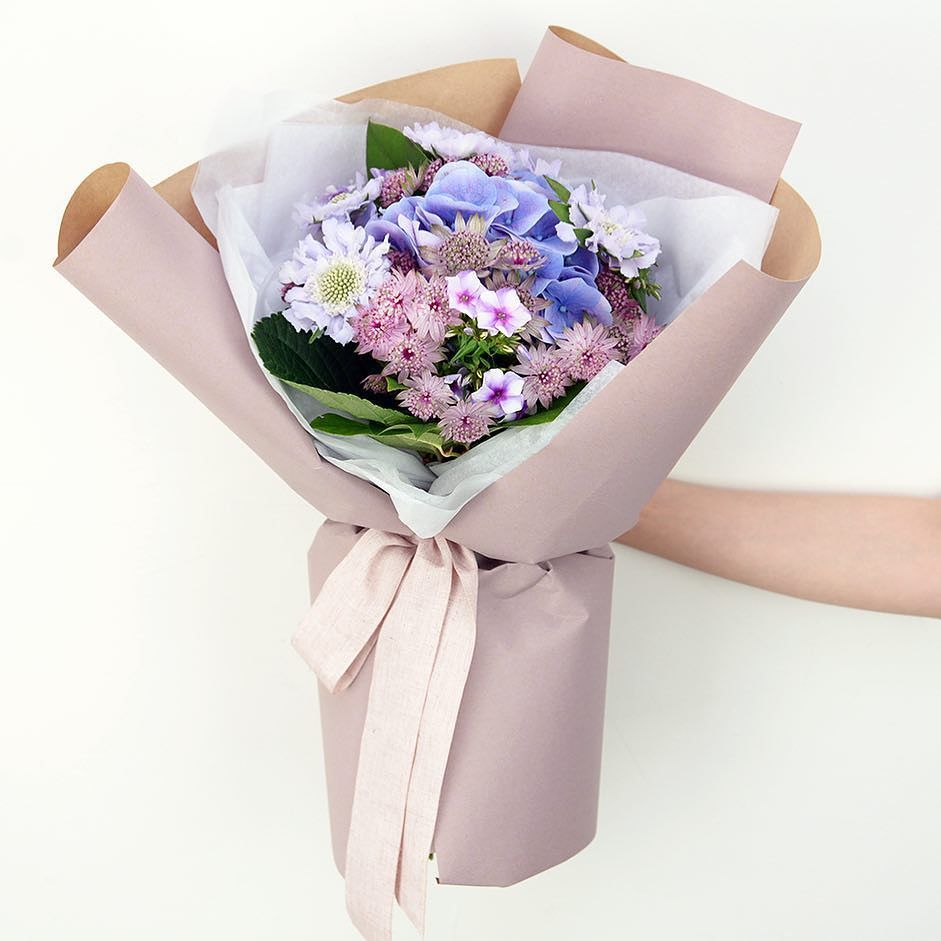 floysflowers's tweet photo. Next week's #handtied with #lovely #colours of #lavender. 💐
#subscription #unique #homedecor #idea #flowerstagram #gift #lifestyle #london … https://t.co/2Cl4JapUf9
