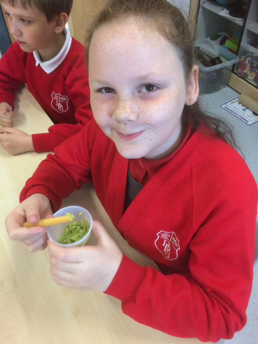 DrumparkP6's tweet photo. Eating pea humous as part of health week! Yummy!! 🍽🍽@drumparkprimary https://t.co/buMly5Q2PK