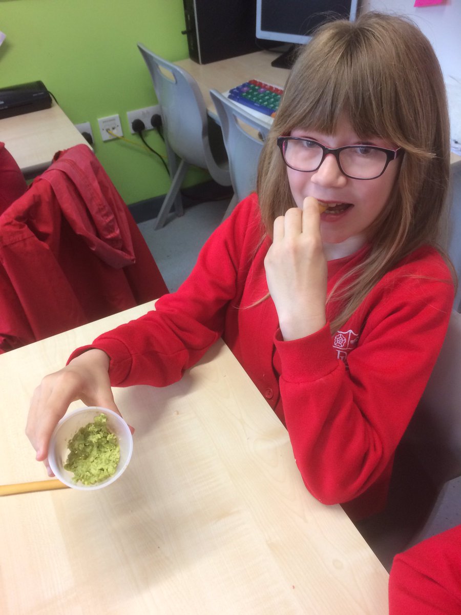 DrumparkP6's tweet photo. Eating pea humous as part of health week! Yummy!! 🍽🍽@drumparkprimary https://t.co/buMly5Q2PK