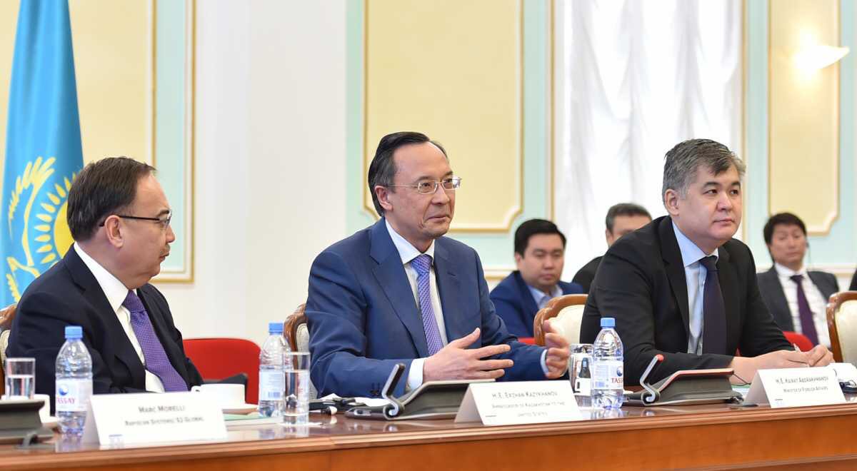 KazakhEmbassy's tweet photo. #KZUS Competitivness Forum 2017 held in Astana. Abt 20 #US companies attended. #manufacturing #exports #fdi  https://t.co/JuDe0QO9HS https://t.co/qtjcEHZVtn